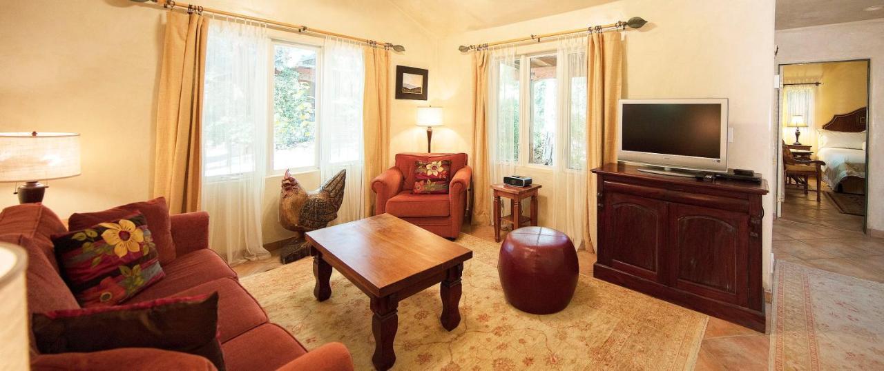 The Emerald Iguana Inn Ojai Room photo
